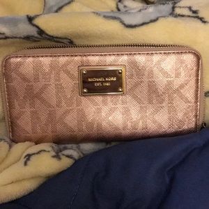 Michael Kors Rose Gold Wallet